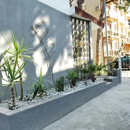 Beautiful And Silent With Car Park - Only 50mt From Altinkum Beach! Apartmán Didim